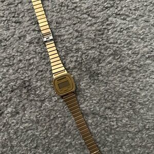 Casio Women's LA670WA-7 gold Tone Digital Retro watch